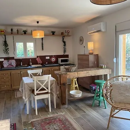 Provencal Atypique Avec Jacuzzi Prive サナリー・シュル・メール